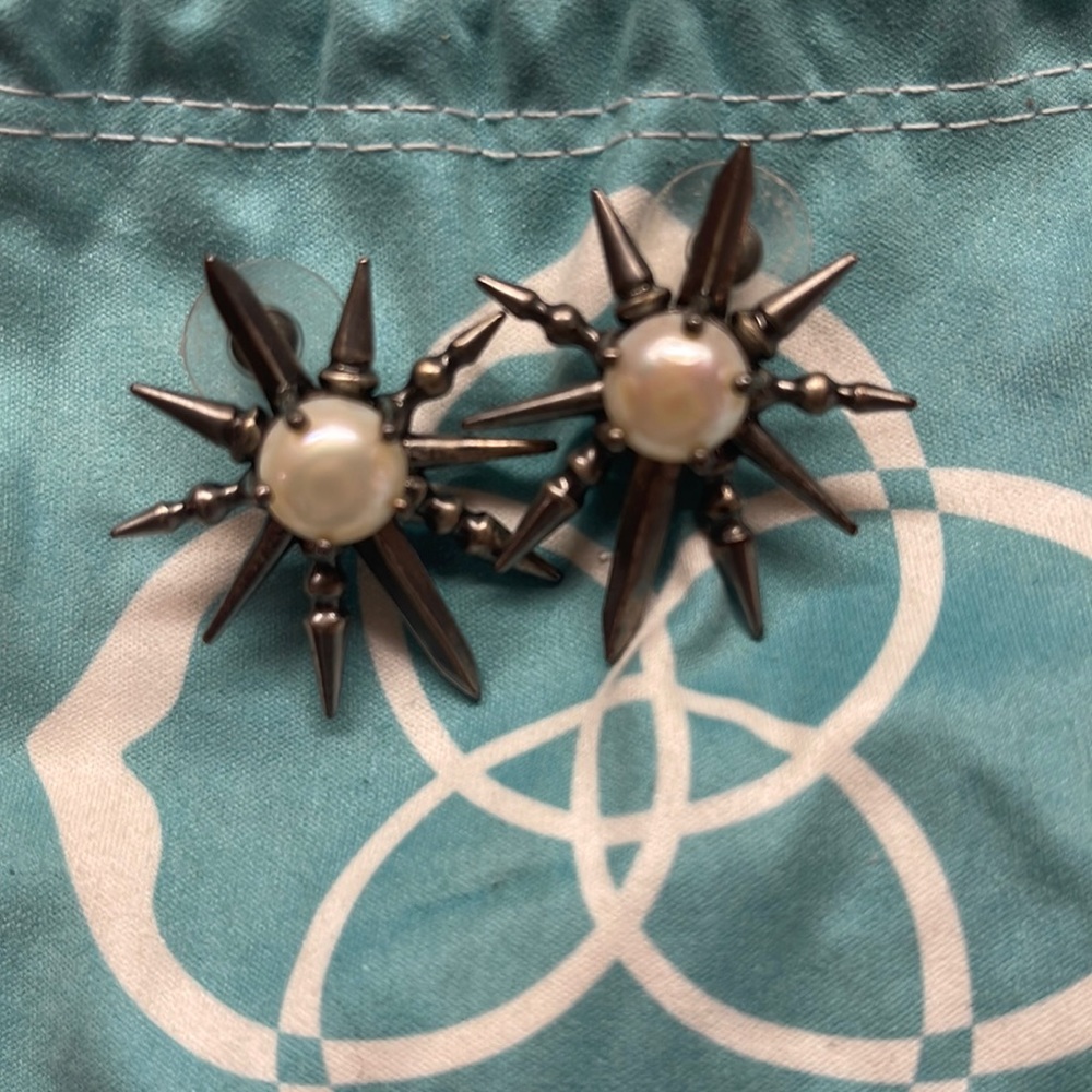 Kendra scott Rogan Starburst earrings
